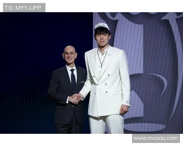 杨瀚森在选秀首轮以第16顺位闪耀登场引发热议