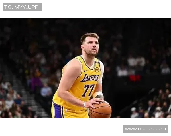 NBA新赛季揭幕战湖人输给勇士队后,东契奇淡化了潜在的伤病问题 NBA新赛季揭幕战湖人输给勇士队后,东契奇淡化了潜在的伤病问题