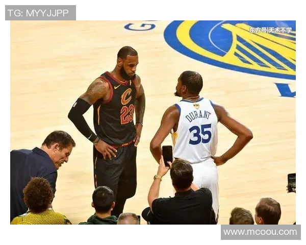 库里半场12分,布克砍17分,勇士大比分领先 库里半场12分,布克砍17分,勇士大比分领先