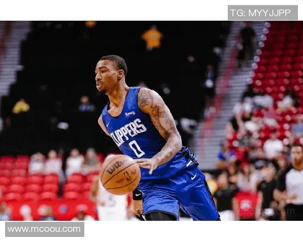 左手腕手术!多诺万:科林斯将拆掉夹板 会进行传球投篮训练 左手腕手术!多诺万:科林斯将拆掉夹板 会进行传球投篮训练